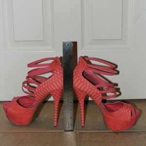 Liliana Hot pink platform heels